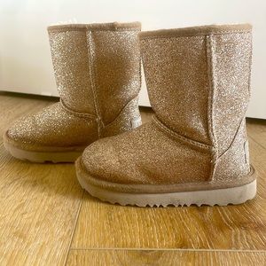 Toddler Girls’ Gold Glitter UGG Classic II Boots | Size Toddler 7M - LIKE NEW!